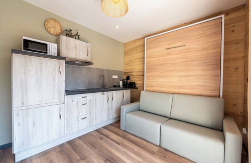 Saint-Etienne-de-Cuines Apartment | Apartment 'Le Chaussy' with Mountain View, Balcony and Wi-Fi