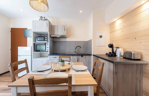 Saint-Etienne-de-Cuines Apartment | Apartment 'La Madeleine' with Mountain View and Wi-Fi