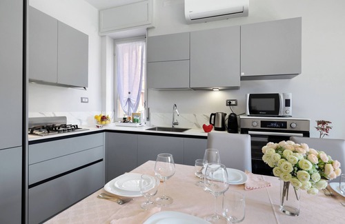 Borghetto Santo Spirito Apartment | Apartment 'Giaely' with Balcony and Air Conditioning