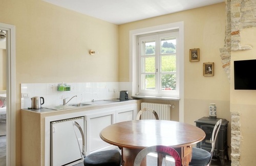 Santo Stefano Belbo Apartment | Apartment with Balcony