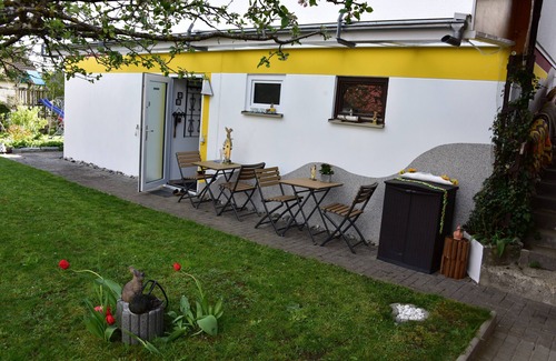 Bingen Apartment | Apartment 'Bantles Parterre Ferienwohnung' with Private Terrace, Shared Garden and Wi-Fi