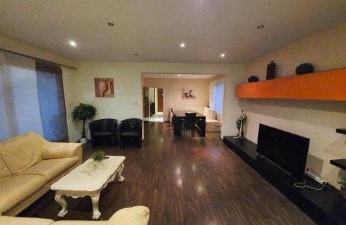 Buchholz in der Nordheide Apartment | Apartment bei Hamburg bis 10 Personen mit Terasse und Gartennutzung.