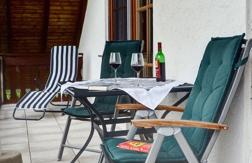 Altenlotheim Apartment | Apartment 'Nationalparkblick' with Mountain View, Balcony and Wi-Fi