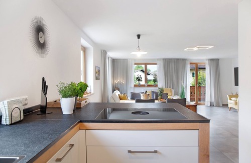 Sonnenbichl Apartment | Apartment 'Ferienwohnung Falkenstein' with Mountain View, Balcony and Wi-Fi