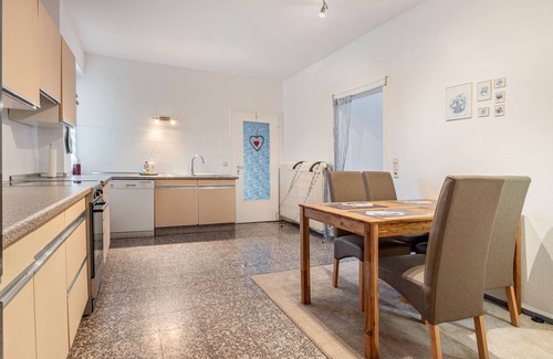 Region Hannover District Apartment | Apartment 'Am Hof' with Wi-Fi
