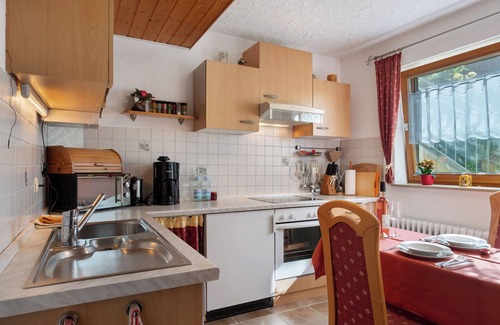 Sasbach am Kaiserstuhl Apartment | Apartment 'Burger' with Shared Garden and Wi-Fi