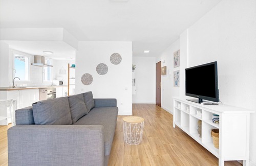 Puig Apartment | Apartment 'Playa Puig' with Shared Pool, Wi-Fi and Air Conditioning