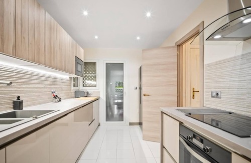 Puerto Banus Apartment | Apartment in Las Gaviotas for 4 people | 2-B04