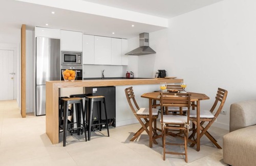 Puerto Banus Apartment | Apartment in Playas del Duque for 6 people | Casa Cadiz 101