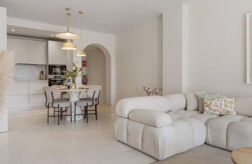 Puerto Banus Apartment | Apartment in Las Gaviotas for 6 people | 1-209