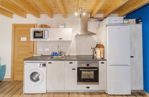San Martin de Rubiales Apartment | Apartment 'Agua' with Shared Garden, Balcony and Wi-Fi