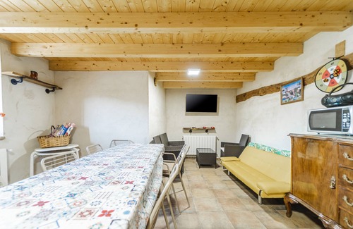 San Martin de Rubiales Apartment | Apartment 'Agua' with Shared Garden, Balcony and Wi-Fi