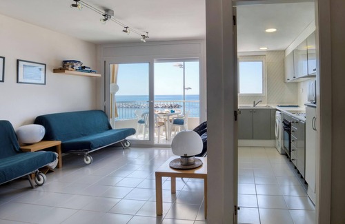 Sant Antoni de Calonge Apartment | Apartment on the First Line of the Beach with Sea View & Terrace
