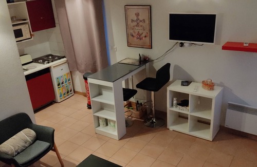 Gallargues-le-Montueux House | Apartment in the Camargue with swimming pool