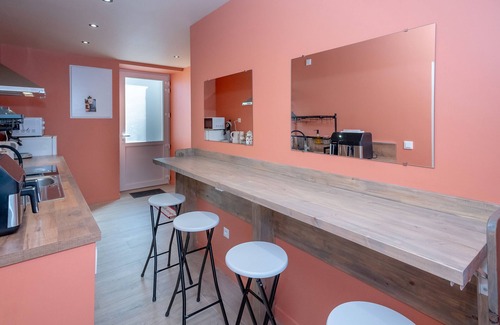 Les Abrets en Dauphine Apartment | Apartment 'La Maison Du Tisserand Pa' with Wi-Fi and Air Conditioning