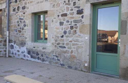 Saint-Julien-Chapteuil Apartment | Apartment "soleil" terrace private parking
