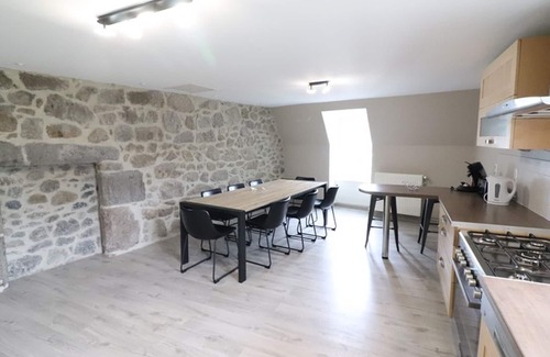 Saint-Martin-Valmeroux Apartment | Apartment Saint-Martin-Valmeroux, 4 bedrooms, 8 persons
