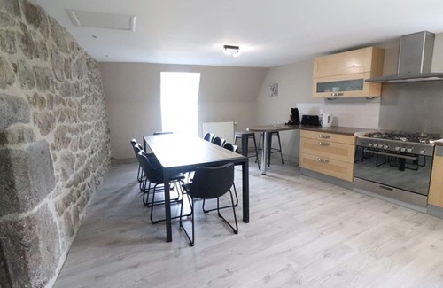 Saint-Martin-Valmeroux Apartment | Apartment Saint-Martin-Valmeroux, 4 bedrooms, 8 persons