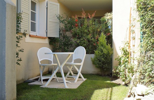 St.-Remy-de-Provence Apartment | Apartment * with terrace and swimming pool in secure luxury residence