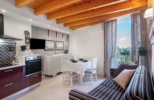 San Bartolomeo al Mare Apartment | Apartment 'All’ombra Del Carrubo Vista Mare' with Sea View, Wi-Fi and Air Conditioning