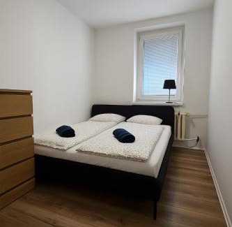 Karlova Ves Apartment | Apartmen Karlove 3 rooms free parking, family friendly, near center
