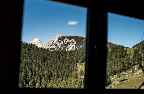 Ambroz pod Krvavcem Apartment | Apartment ZVOH with Mountain View on Krvavec