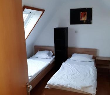 Oeffingen Apartment | Apartment Öffingen 77