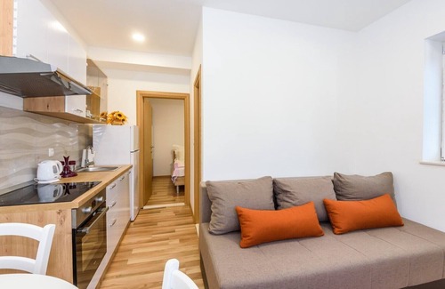 Ploce Apartment | Apartment Đego near Ploče, riverfront, parking