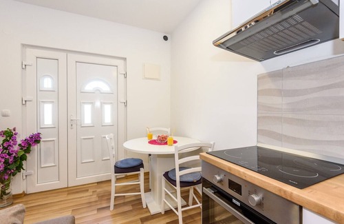 Ploce Apartment | Apartment Đego near Ploče, riverfront, parking