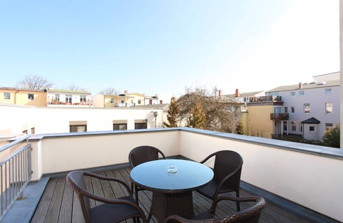 Warnemuende Apartment | Apartment 1 - Apartment in the city villa (TD)