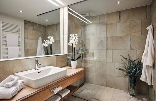 Pichl-Preunegg Hotel | Apartment/1 bedroom/bathroom, toilet - Hoteldorf Pichlmayrgut