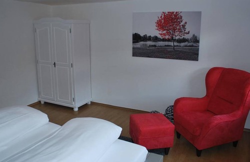 Uehlingen-Birkendorf Apartment | Apartment, 160sqm, garden, 5 bedrooms, max. 9 people