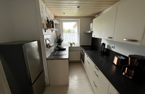 Blankenhain Apartment | Apartment '1 Ferienwohnung Junghanß' with Private Terrace, Private Garden and Wi-Fi
