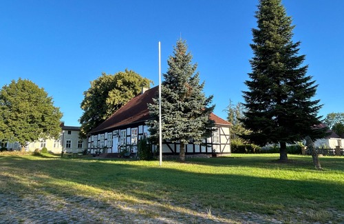 Schmatzin Apartment | Apartment 1 Schwedentreff - Gutshaus Schlatkow