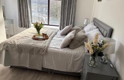 Ebbw Vale Apartment | Apartment 1 The Baileys Cwm 2 Bedroom Sleeps 4