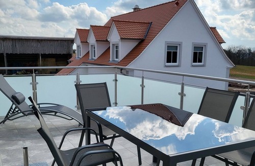 Feuchtwangen Apartment | Apartment 1 with balcony and whirlpool tub