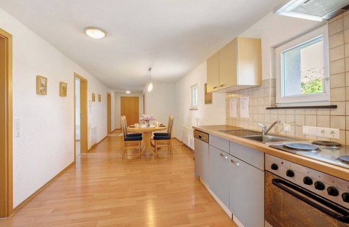 Heroldstatt Apartment | Apartment '1' with Balcony and Wi-Fi