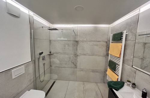 Naumburg Apartment | Apartment '1' with Shared Terrace, Wi-Fi and Air Conditioning
