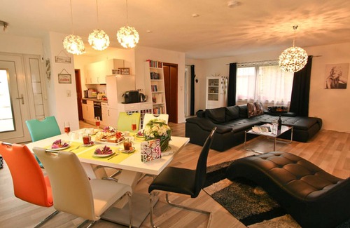 Beuren Apartment | Apartment '1' with Shared Terrace, Private Garden and Wi-Fi