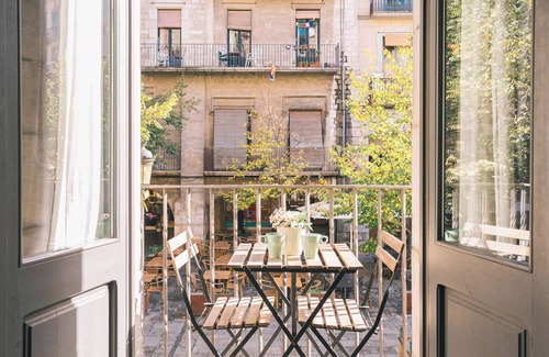 Old Town Apartment | Apartment '1 Ylang' with Balcony, Wi-Fi and Air Conditioning