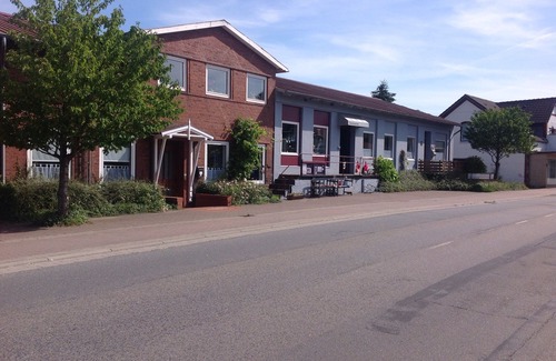 Suederluegum Condo | Apartment (100 sqm) in a historic building with good facilities near the North Sea