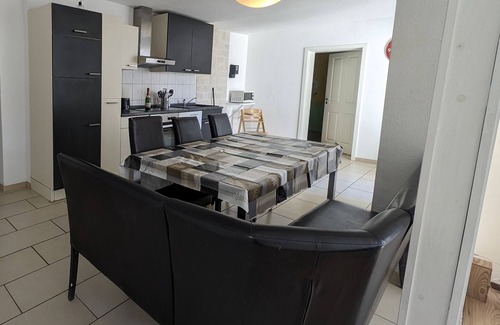 Neuendorf House | Apartment 115 m²/Baltic + fishing motor boat, 300m water trampoline