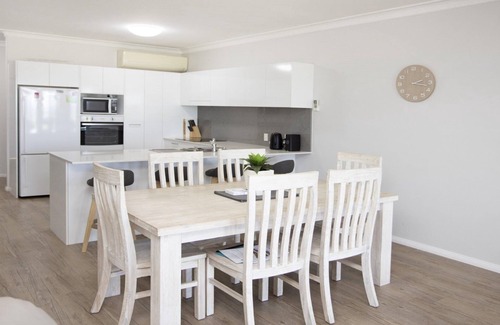 Old Bar Apartment | Apartment 14@ The Meridian