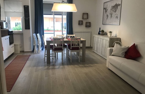 Villa Rosa House | Apartment 150 mt from the sea with terrace and private garden.