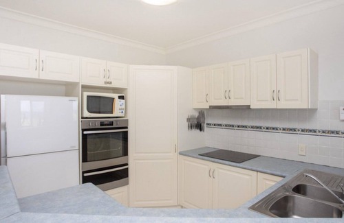 Old Bar Apartment | Apartment 16@ The Meridian