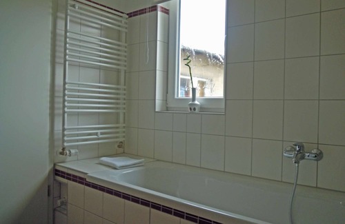 Kranichfeld Apartment | Apartment 2, 2 bedrooms with double bed, 2 extra beds (1 x bedroom, 1 x living area).