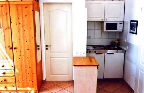 Unteruhldingen Apartment | Apartment '2-Zimmer' with Private Terrace, Shared Garden and Wi-Fi
