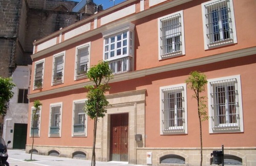 Jerez de la Frontera Old Town Apartment | Apartment 2 bedrooms and garage, Jerez center, 150m Pz Arenal (VFT/CA/00586)