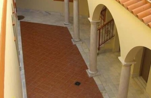 Jerez de la Frontera Old Town Apartment | Apartment 2 bedrooms and garage, Jerez center, 150m Pz Arenal (VFT/CA/00586)