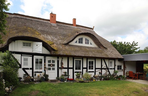 Fuhlendorf Apartment | Apartment 2 (OG) - Apartment in historic farmhouse